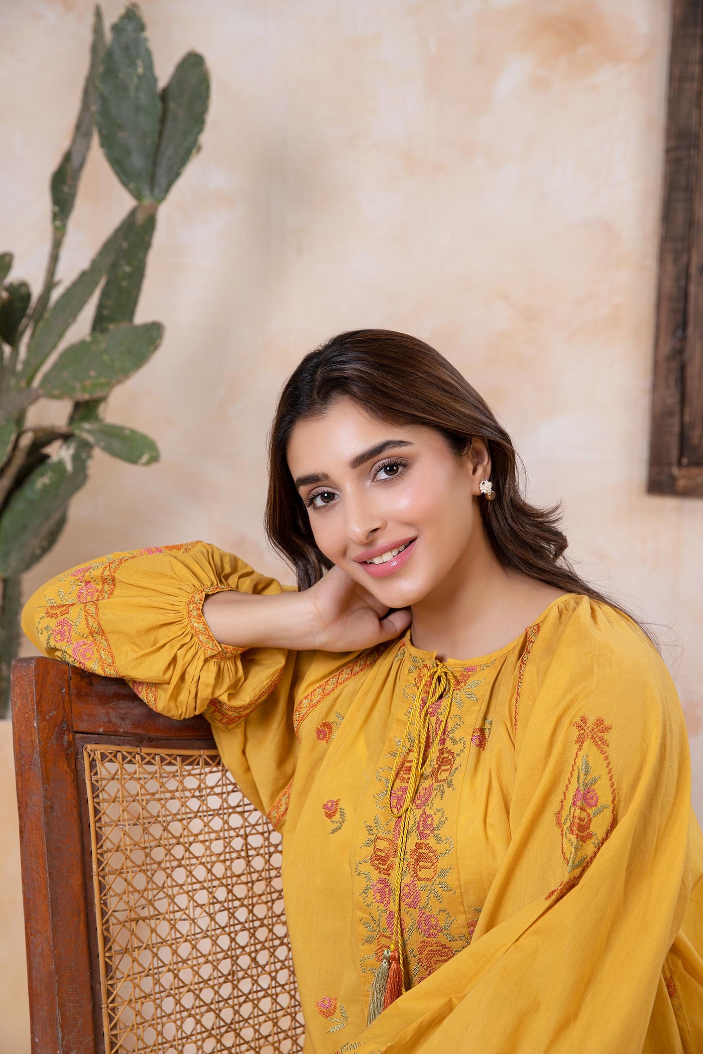 Embroidered Arabic Lawn Tunic | MB-EA24-41