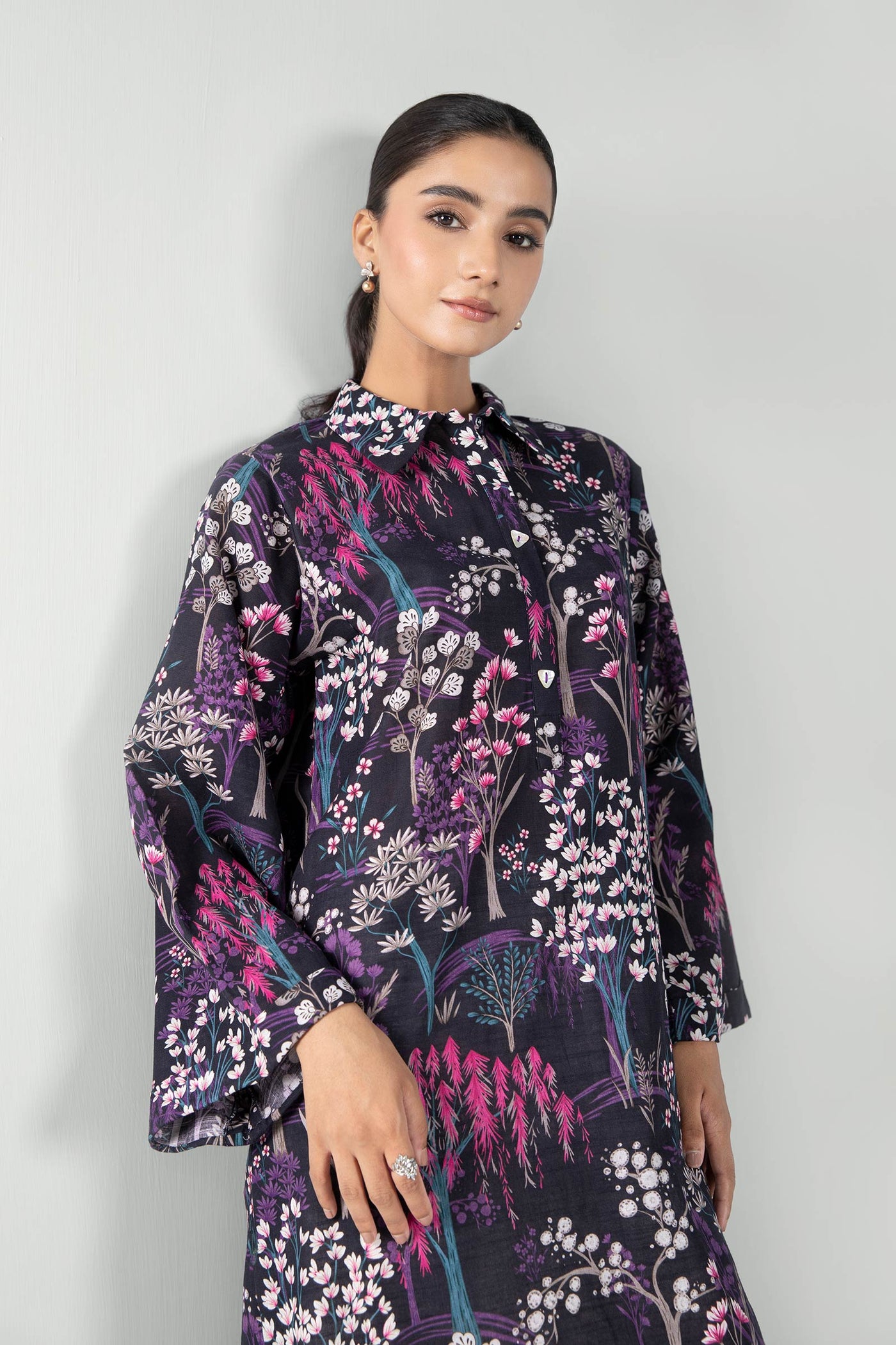 Printed Khaddar Shirt | MB-USP23-205B