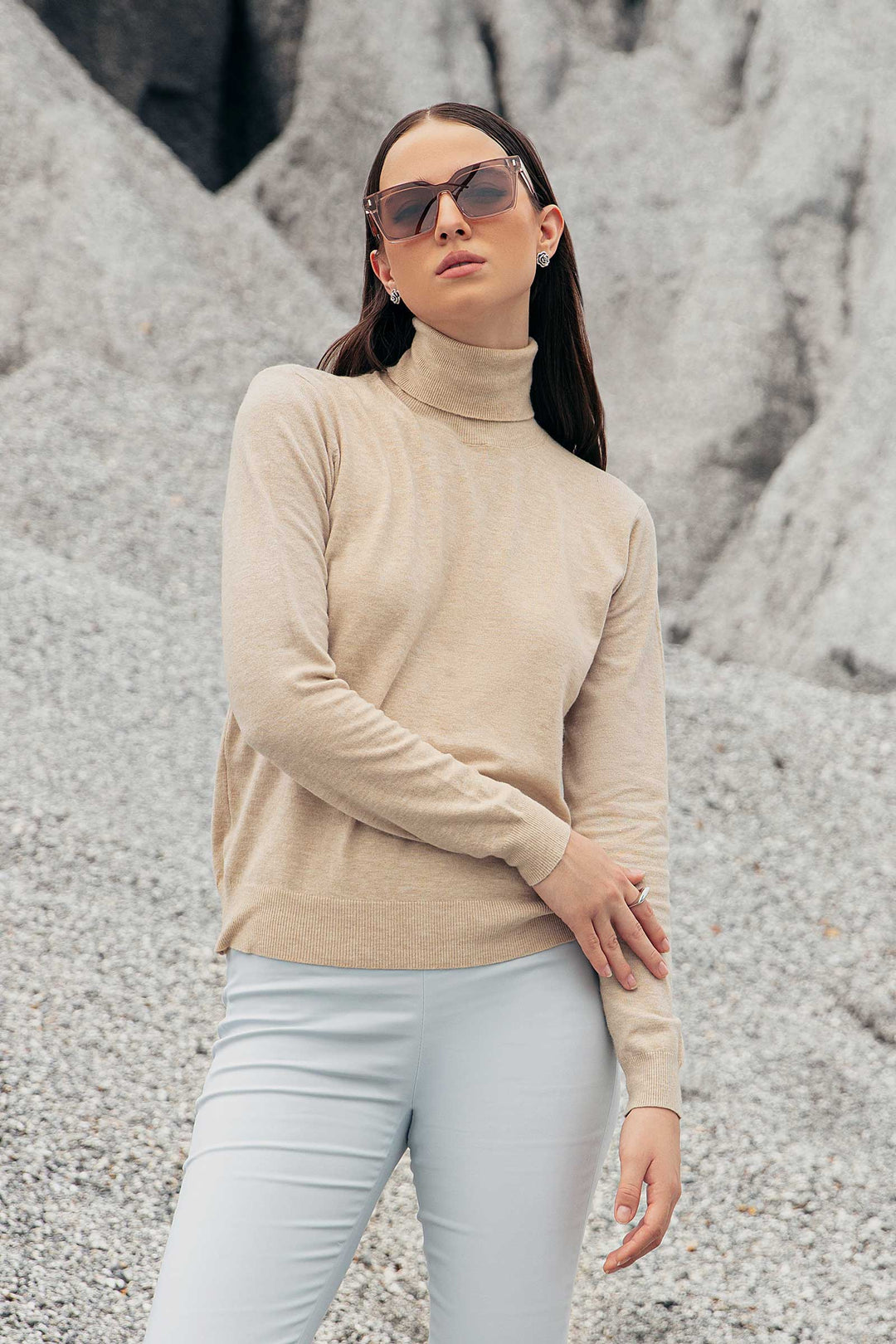 Light beige turtleneck hotsell